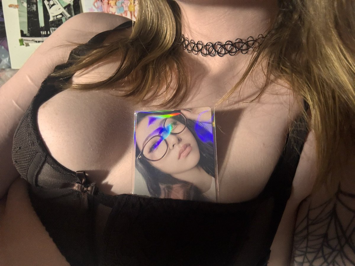 sillyppy's tweet photo. ‧˚ 𐔌 🐾 new to #nsfwtwtًً 

𑄝 you can call me D
⤷ 5’1 they them lesbian
 ⤷  23 - men + minors dni

𑄝 genshin, fortnite, sims4, roblox, anime, manga + more

ᢉ𐭩 &amp; ↻ to be mutuals !!

#promotwt #moothunt #introtwt #genshintwt #nsfwtwt #moothunt〃・ ᓚᘏᗢ https://t.co/pDhvmxwtvx