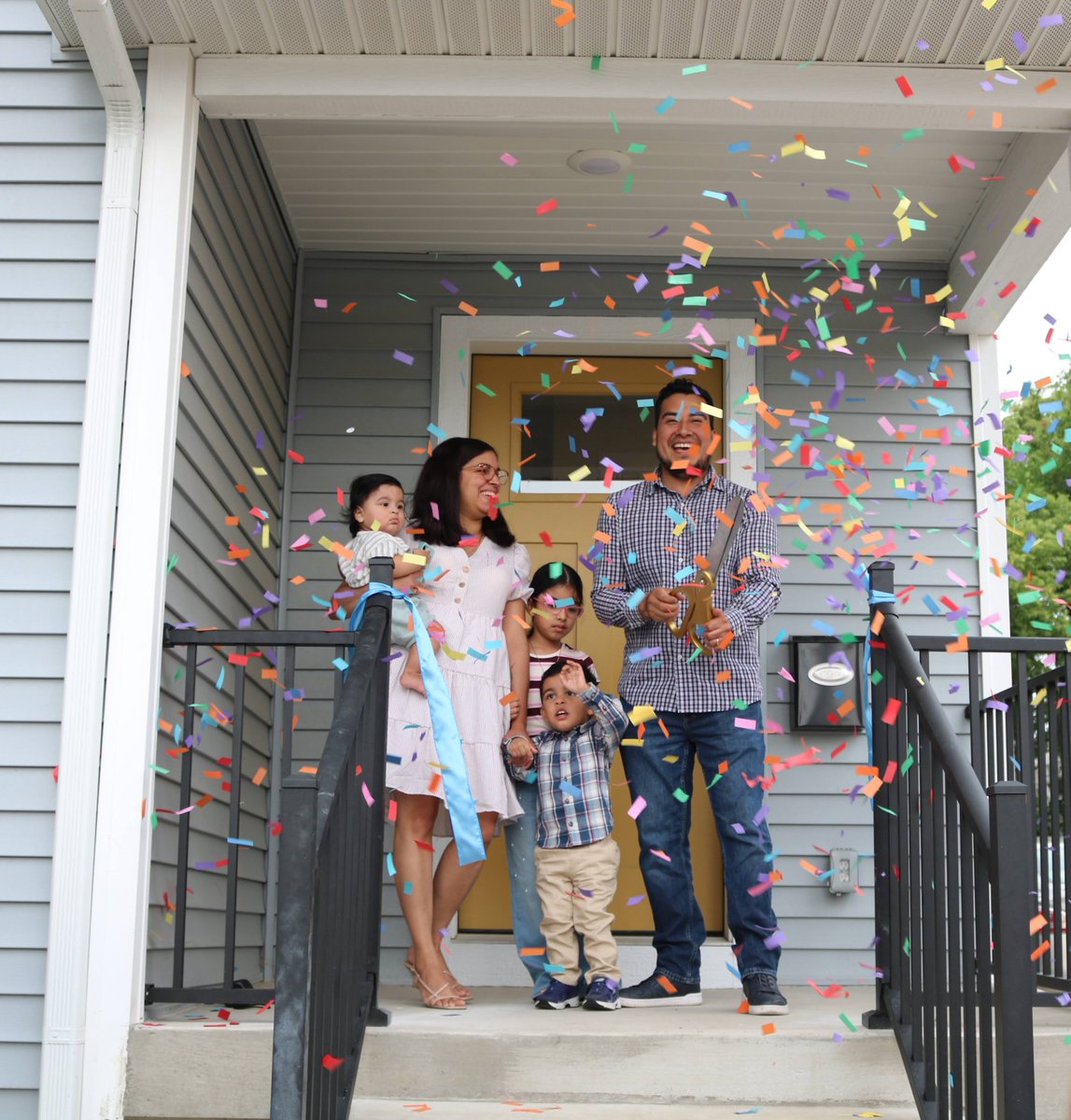 HabitatKent's tweet photo. “Owning a home is a dream come true for us as a family," says Edwin.
Last week, that dream came true as he closed on his house and officially became a homeowner.��� Congratulations to him and his family on this accomplishment!🎉
#congrats #homeownership #newhomeowner https://t.co/mHgJyf3SeH