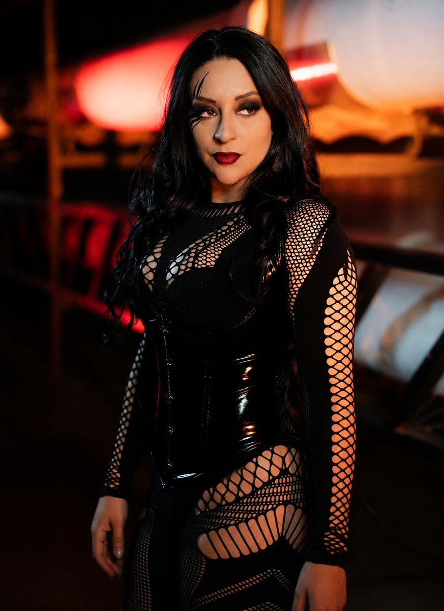mendoza_1gnacio's tweet photo. Las fotos de Stephanie Vaquer en el backstage de #WWERaw despues de su regreso ☝🏻☝🏻 https://t.co/qSW9m7vNSn