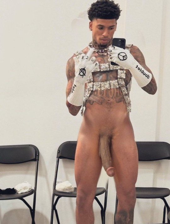 liteskinsuprman's tweet photo. NLE Choppa the sexy young rapper whose real name is Bryson LaShun Potts is a  Memphis made man with a big dick! 🍆😳Plus we think he swings for our team anyway. Who would love to spend a night in a hotel with NLE? 😍🥵 https://t.co/x2ky35kmbX