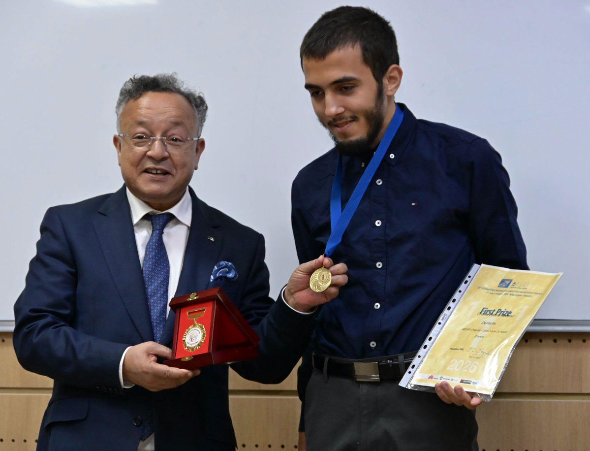 LeLienofficiel's tweet photo. 🇩🇿🥇 Les lauréats algériens de la compétition internationale de mathématiques organisée en Bulgarie ont été honorés, ce mercredi à Alger, lors d'une cérémonie présidée par le ministre de l'Enseignement supérieur et de la Recherche scientifique, Kamel Baddari. 

🥇 Chamseddine Abdelali Derrache — 1ʳᵉ place, médaille d'or.

🥉 Mohamed Amir Benmelouka — 3ᵉ place, médaille de bronze.

🥉 Haytham Idriss Ait Hamadouche — 3ᵉ place, médaille de bronze.

#Algérie #Mathématiques