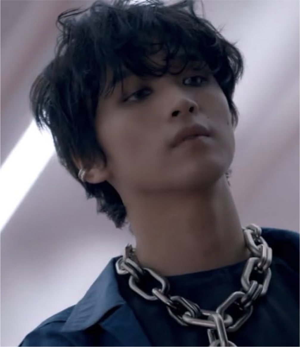 hyuck4ever's tweet photo. heavy eyeliner emochan is back this is very important https://t.co/S2htva2pOk