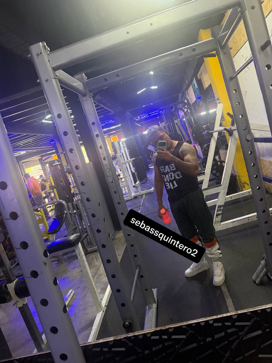 SebassQuintero2's tweet photo. Era darle duro al gym, No alas del gym🎥📸🔥🍆 https://t.co/N3E9BHP7gi
