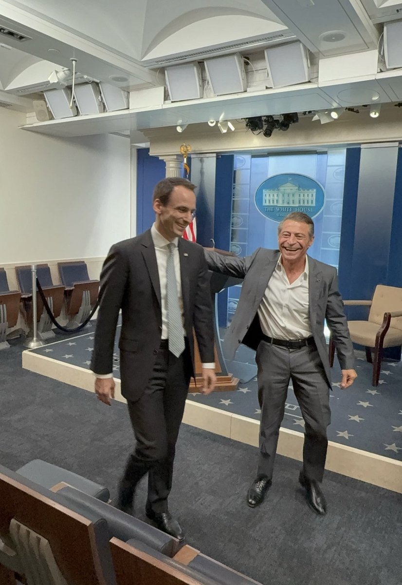 PeterDiamandis's tweet photo. Had a great time talking to @mkratsios47 about the coming Golden Age of America in the Moonshots Podcast at the White House.
This is the best time to be alive in human history!
https://t.co/X95pKPte2L https://t.co/sIcdxkorwK