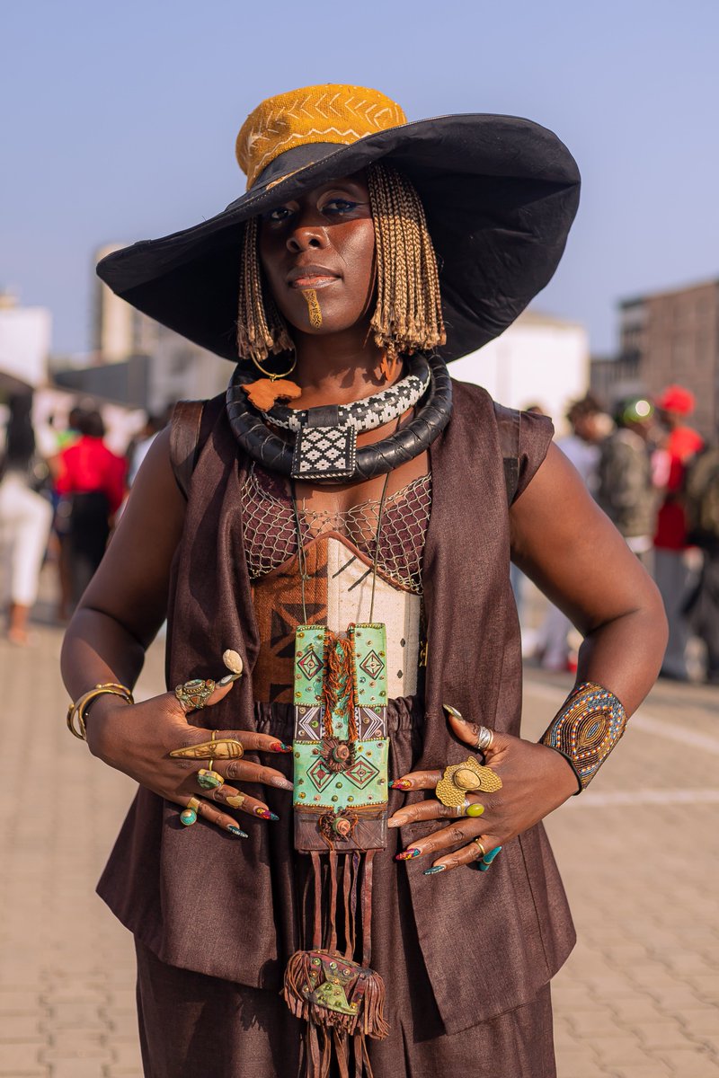 AdedoyinTVS's tweet photo. 📸ADEDOYIN × NALLAH👸🏾
.
.
.
#fashion #gtcofashionweekend #africa #lagos #photographs https://t.co/eeRQLVTVci
