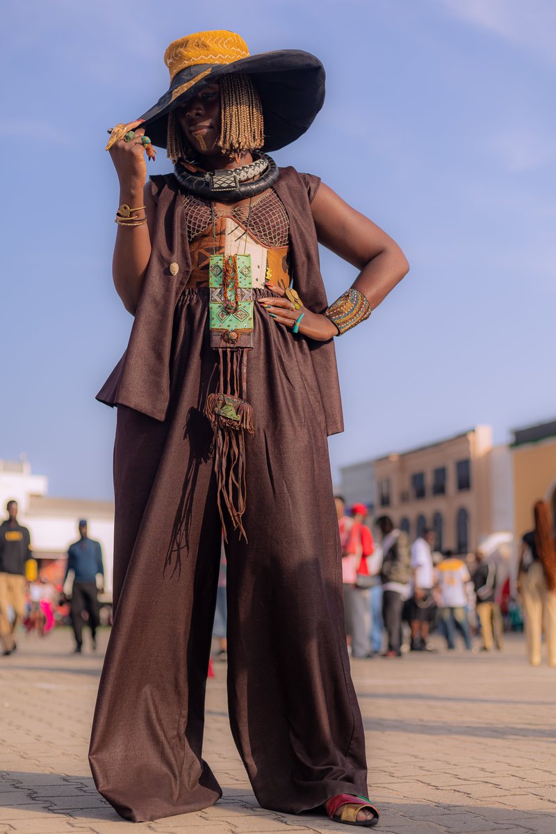 AdedoyinTVS's tweet photo. 📸ADEDOYIN × NALLAH👸🏾
.
.
.
#fashion #gtcofashionweekend #africa #lagos #photographs https://t.co/eeRQLVTVci