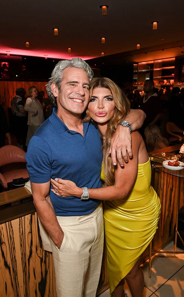 actress_clickss's tweet photo. Andy Cohen &amp; Teresa Giudice
Watch what happens when the Bravo star and the RHONJ personality link up at the Lobster Club in New York. https://t.co/sujLs9qpsr
