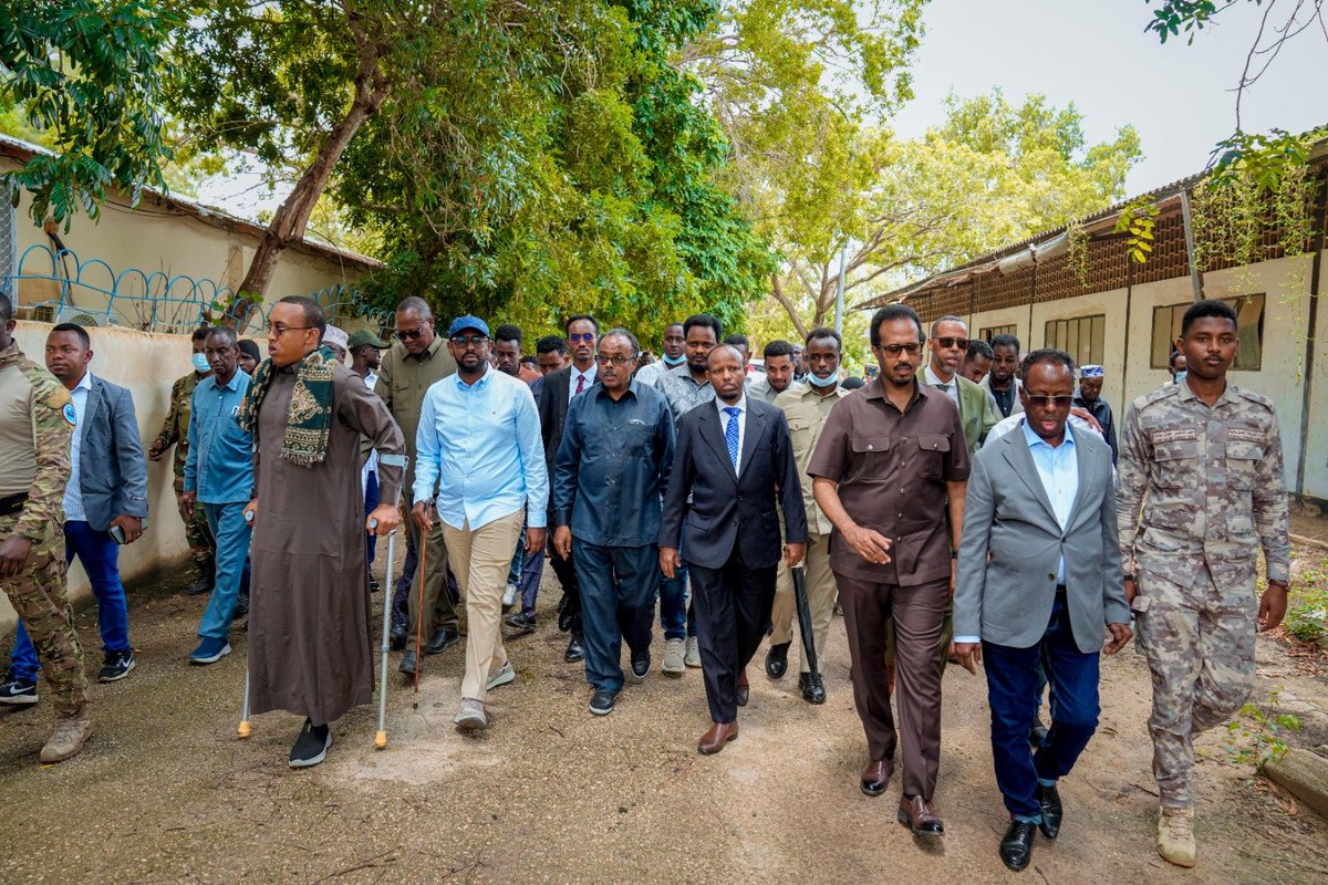 Mpwr_Somalia's tweet photo. Hon. @AyubIsmailYusuf , Minister of Public Works, Reconstruction and Housing of the Federal Government of Somalia, led a ministerial delegation on a working visit to Balcad District. https://t.co/Gc3MGNGEYJ