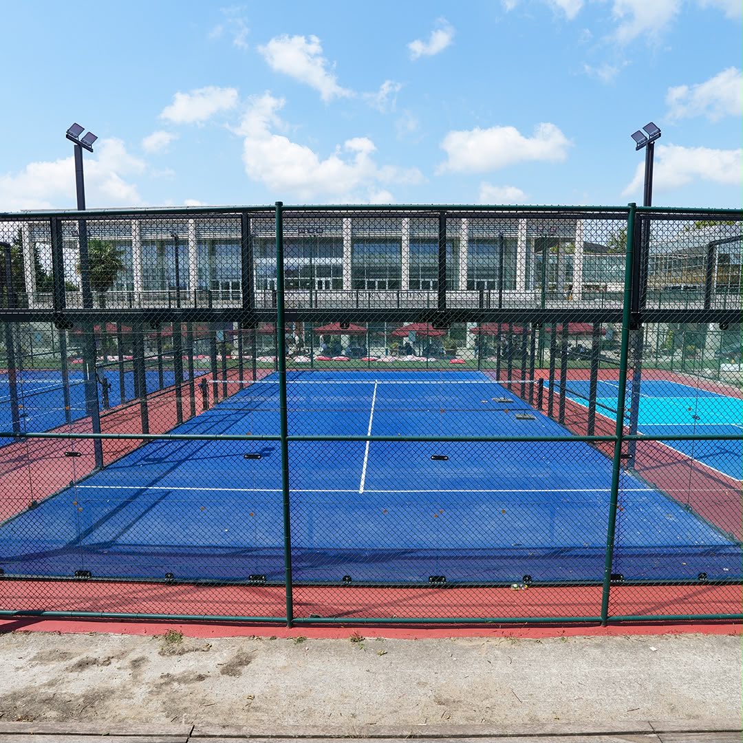 ProfHasanMandal's tweet photo. Sevgili Öğrenci Arkadaşlarım,

Sizlerden gelen talep ve öneriler doğrultusunda, üniversitemize kazandırdığımız iki adet padel kortu 7 Ağustos Cuma günü kullanıma açılıyor. 🎾

Dönem başlangıcına kadar öğrencilerimiz padel kortlarımızdan ücretsiz yararlanabilecektir. (sadece rezervasyon ücreti alınacaktır.)

Kampüs yaşamımızı sizlerden gelen önerilerle geliştirmeye devam ediyoruz. 🐝

@itu1773