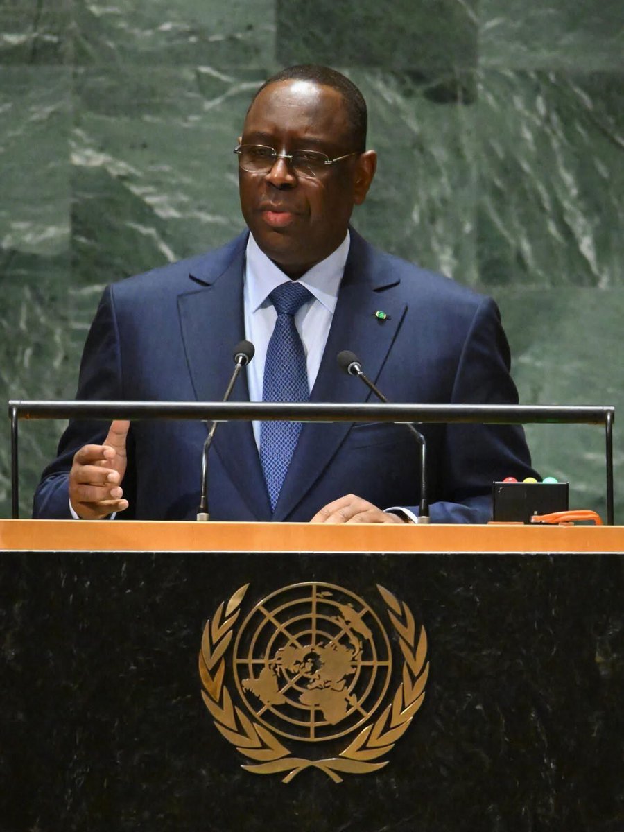 mendy_ibou's tweet photo. Le Président @Macky_Sall garde ses chances intactes et maintient sa candidature.
Bonne chance champion! https://t.co/fbIrWHyfXg
