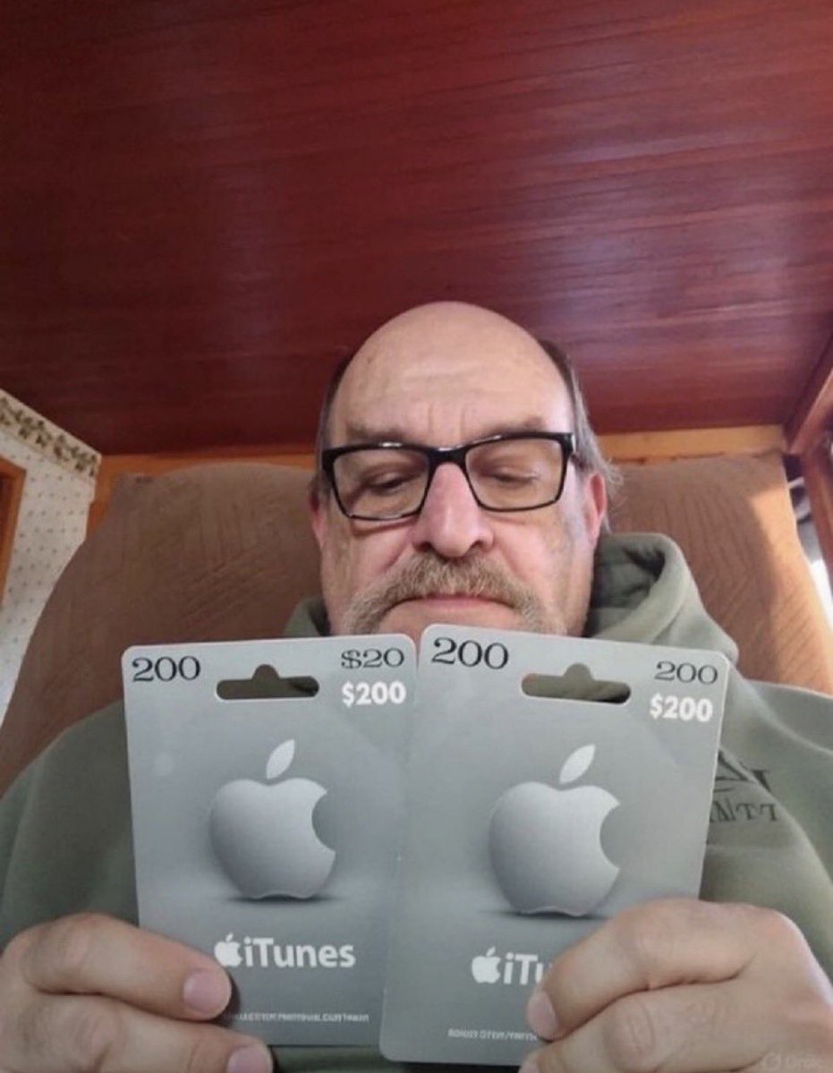 chrisbrezy47's tweet photo. Am  single and I have cards that I can give my woman https://t.co/AEMhH8dPXw