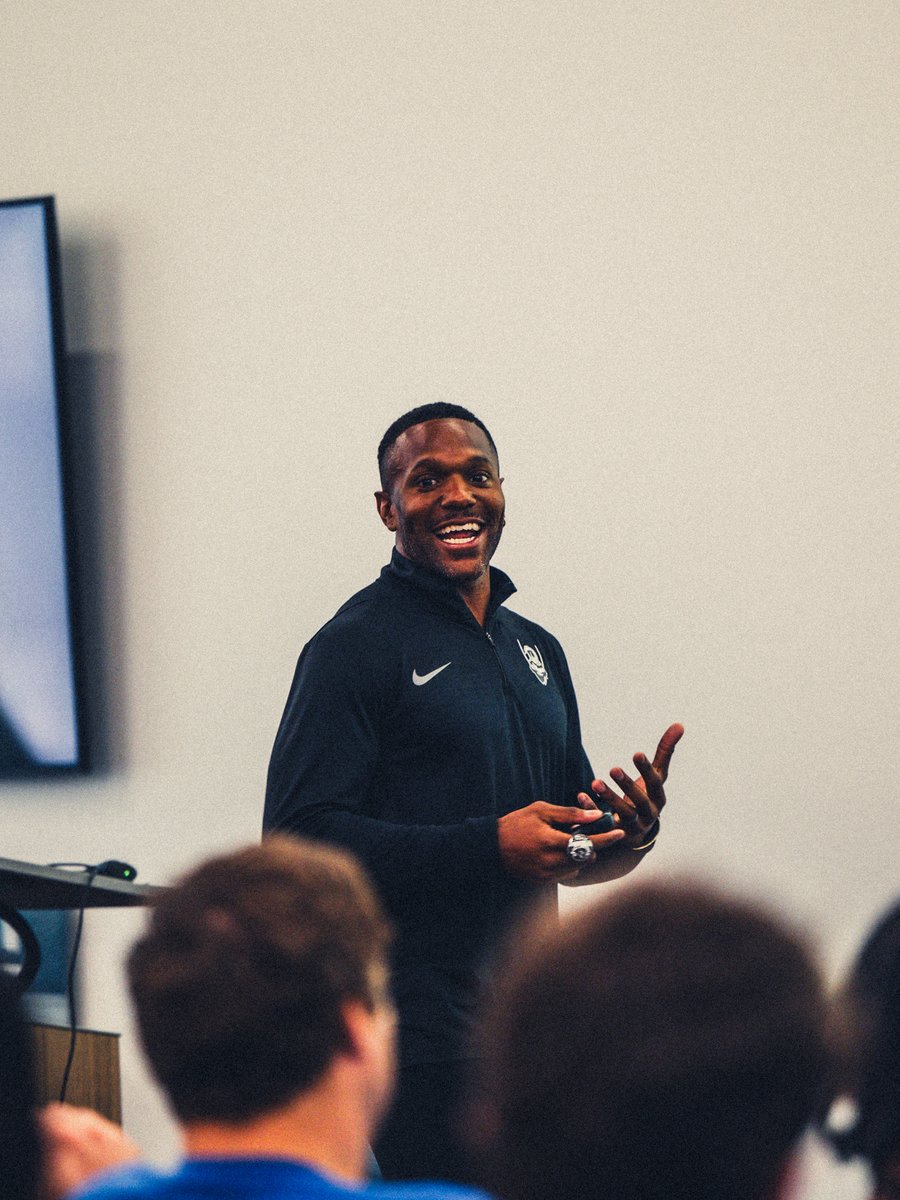 UVAFootball's tweet photo. Awesome to have our own @Rodney_McLeod4 back home to speak with the team‼️

#GoHoos 🔶⚔️🔷 https://t.co/ACTB78TyRg