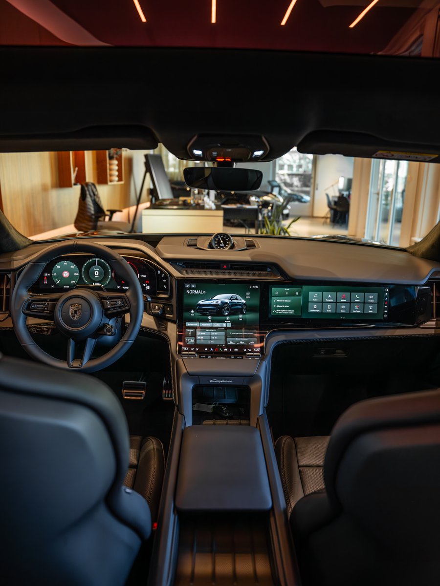 nocarcontext's tweet photo. PORSCHE CAYENNE  🖤🖤 https://t.co/r1aiyl63vQ