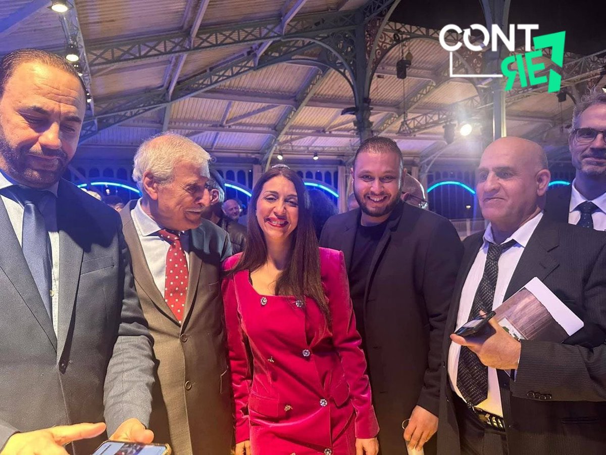LeMediaContre7's tweet photo. Comment Henda Ayari, l'une des plaignantes dans l'affaire Tariq Ramadan, proche du CRIF, proche de Caroline Fourest, s'est-elle prise en photo fièrement avec Daniel Siad, le rabatteur de Jeffrey Epstein retrouvé mort il y a 15 jours ?

Cette photo date du 03 décembre 2024. Daniel Siad n'était pas encore connu pour son rôle dans le système Epstein. Il accompagnait les représentants du MAK (mouvement pour l'autodétermination de la Kabylie) au Diner républicain annuel des communautés juives d'Ile-de-France.

Pour résumer : Une réunion israélite qui réunit un complice d'Epstein, une actrice de l'affaire Ramadan, des ennemis du gouvernement algérien... 

La lutte contre l'antisémitisme a bon dos, le puzzle commence à prendre forme.