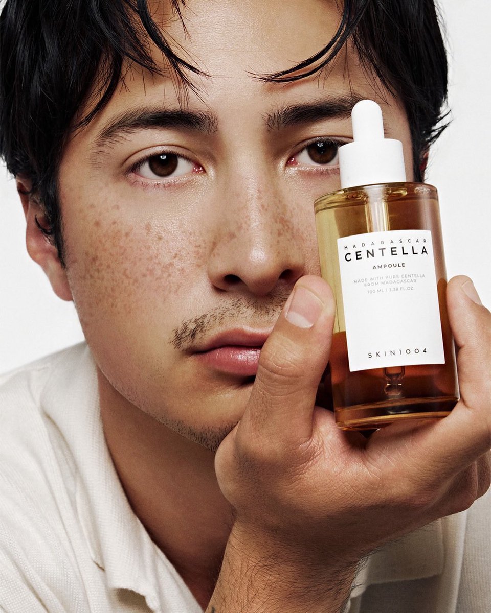 mintyhollander's tweet photo. if shane hollander was a skincare ambassador https://t.co/vdtCRSvQ7t