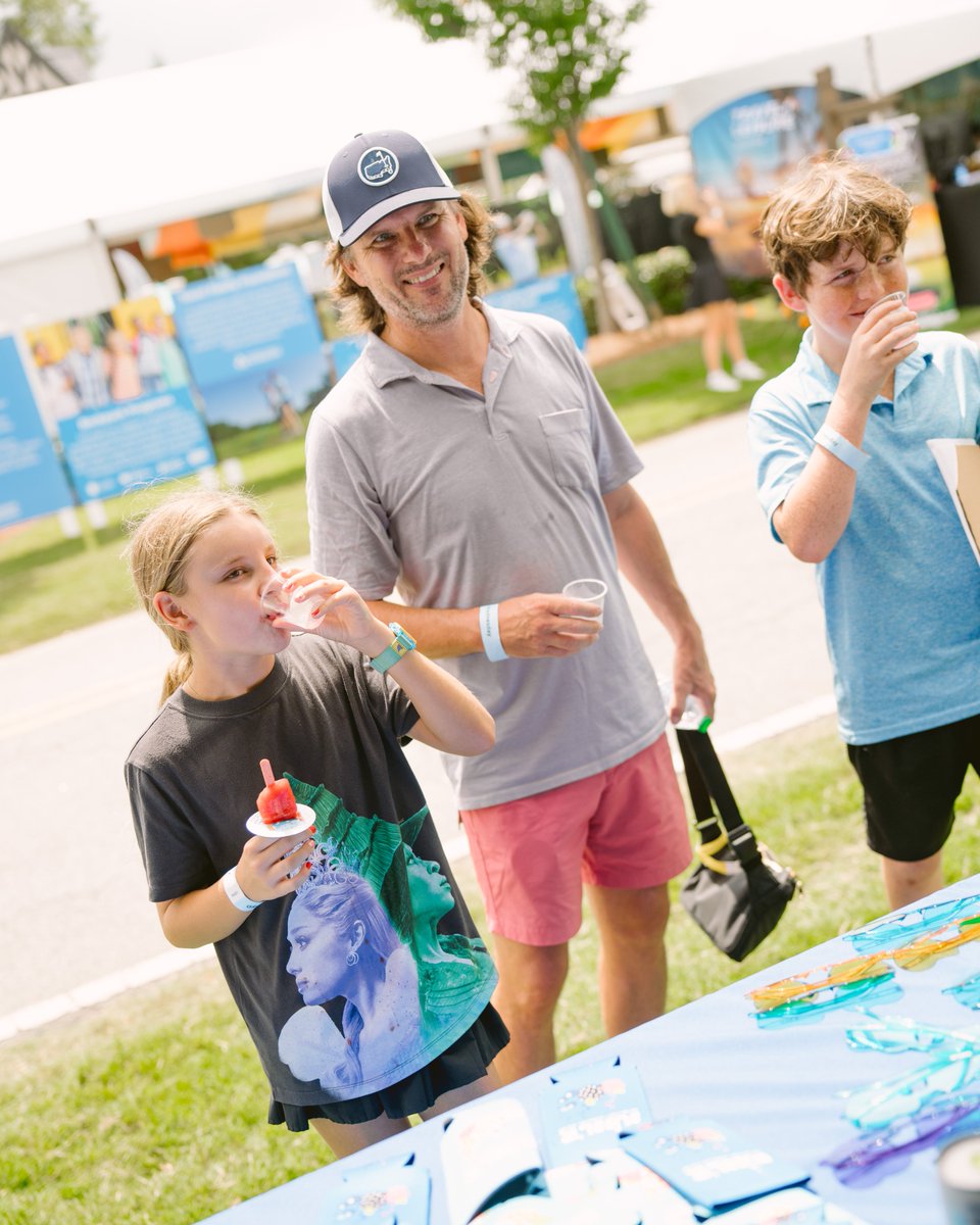 GORaymondJames's tweet photo. The day is young, and the BUBBL'R IS FLOWING! 🫧

We're SO excited to have our first Community Day, presented by @drinkbubblr! Admission is FREE, and you can receive a free BUBBL'R with any concessions purchase! Also, be sure to stop by Expo Row for some fun swag and samples of the yummy flavors! 🍓🍊🍍🍒🍉🍋🍇