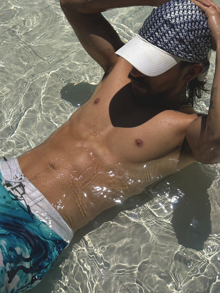 axel_var97's tweet photo. Chupando sol ☀️ https://t.co/mIRPhVwwnl