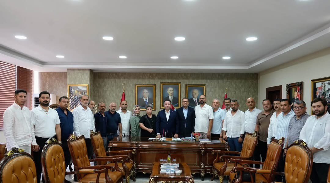 _MHPmersin_il_'s tweet photo. Tarsus İlçe Başkanımız Sayın Fatih Mehmet Yıldırım ve Yönetim Kurulu Üyeleri, İl Başkanımız Sayın Ömer Gürsoy’u İl Başkanlığımızda ziyarete geldiler. Sayın İlçe Başkanımız ve Yönetim Kurulu Üyelerine nazik ziyaretlerinden dolayı teşekkür ediyor, çalışmalarında üstün başarılar diliyoruz.