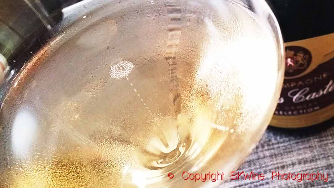 TheWiningHour's tweet photo. Drinking less Bubbles! Prosecco surges, Champagne declines, Crémant climbs

https://t.co/XnAkG0FKsi https://t.co/4Re9KcW5yt