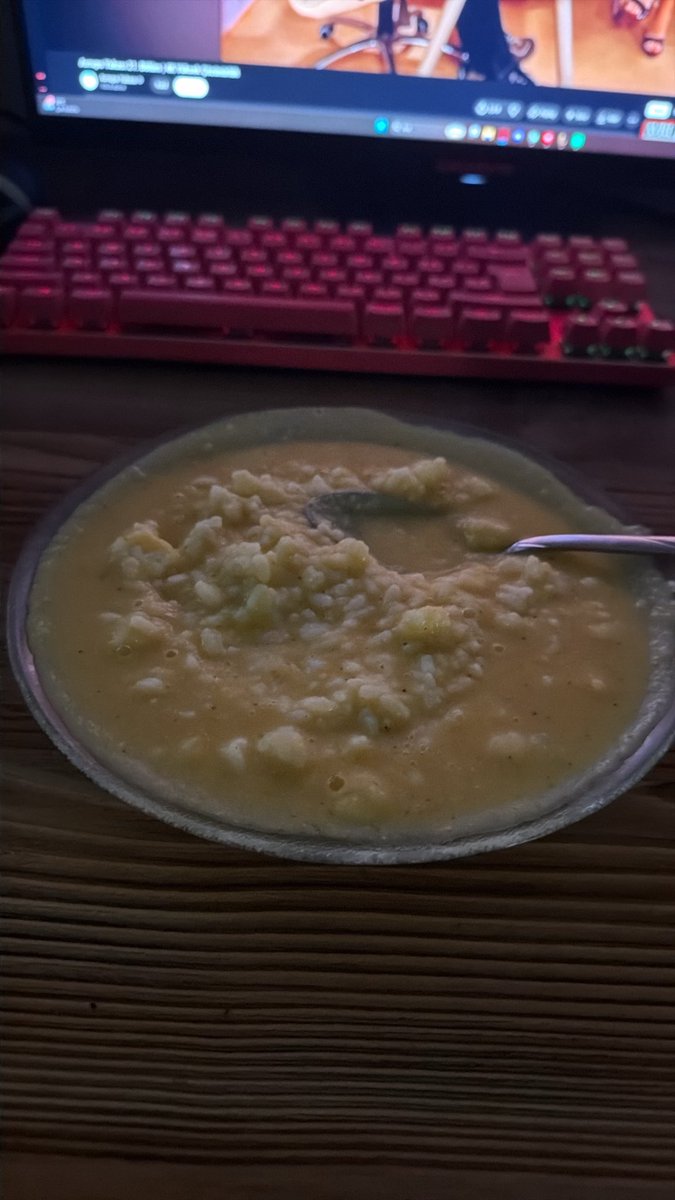 k6ayisi's tweet photo. Pilavıma mercimek ekledim.. nejat işler gel kral karnımızı doyuralım https://t.co/3VDdbVLNxO