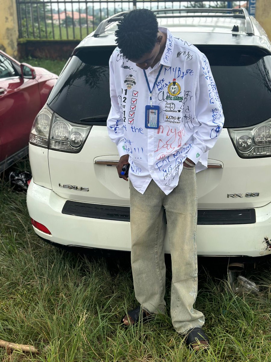 Roland_Lbg's tweet photo. God did.
Congratulations to me 🥂🎉 https://t.co/Zz0Q017qjf