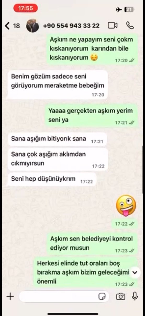 glaykut's tweet photo. 🚨 YAKIŞIKLI BOĞANIN SEVGİLİSİ: ÇOK KORKUYORUM BOĞAM BENİM

Rüşvet soruşturmasında tutuklanan CHP’li Menderes Belediye Başkanı İlkay Çiçek’in eşini ve 2 çocuğunu bırakıp rüşvet paralarını alarak sevgilisiyle birlikte yurtdışına kaçmaya hazırlandığı whatsapp mesajlarına yansıdı.  

— Aşkım seni çok kıskanıyorum. Karından bile kıskanıyorum

+ Benim gözüm sadece seni görüyor bebeğim 

— Belediyeyi ihmal etme aşkım

+ Belediyeyi nerden çıkardın

— Geleceğimiz ama aşkım

+ Merak etme biraz daha para biriktireyim. Yurtdışına göndereyim seni. Yurtdışında sadece sen ve ben

— Aşkım para biriktireyim derken kendini ele verme. Çok korkuyorum boğam benim  

+ Merak etme bütün işleri Murat Taşdemir ve Rüzgar üzerinden yürütüyorum. Bu salakları kullanıyorum