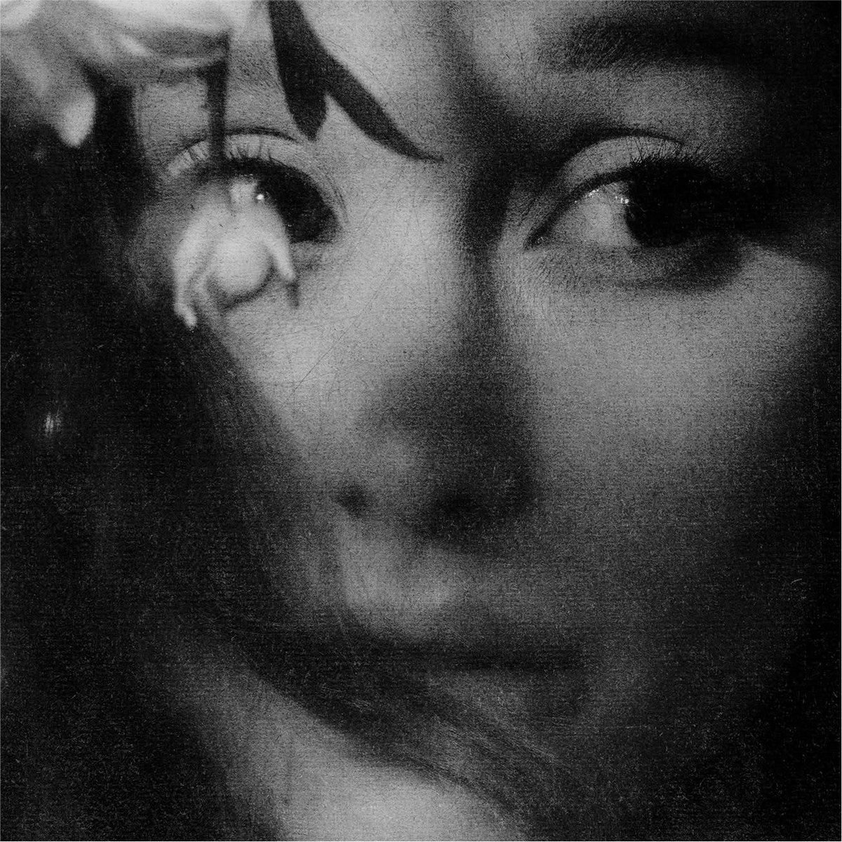 petaldownload's tweet photo. download live debut album💿 

featuring:
Petal
Stay 
Like I do
Oh well

https://t.co/pdq7C8rXdL https://t.co/FnFqooSmqe