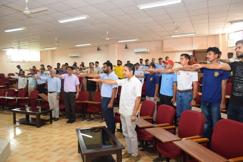 NSSsmvdu's tweet photo. SMVDU proudly participated in the Nasha Mukt Yuva for Viksit Bharat Sankalp Abhiyan, taking a pledge towards a healthier, addiction-free nation in the presence of Hon'ble Vice-Chancellor Prof. Pragati Kumar.
@YASMinistry @PIB_India @PMOIndia @nssrddelhi @_NSSIndia @NSSsmvdu https://t.co/hsf5D17RqE