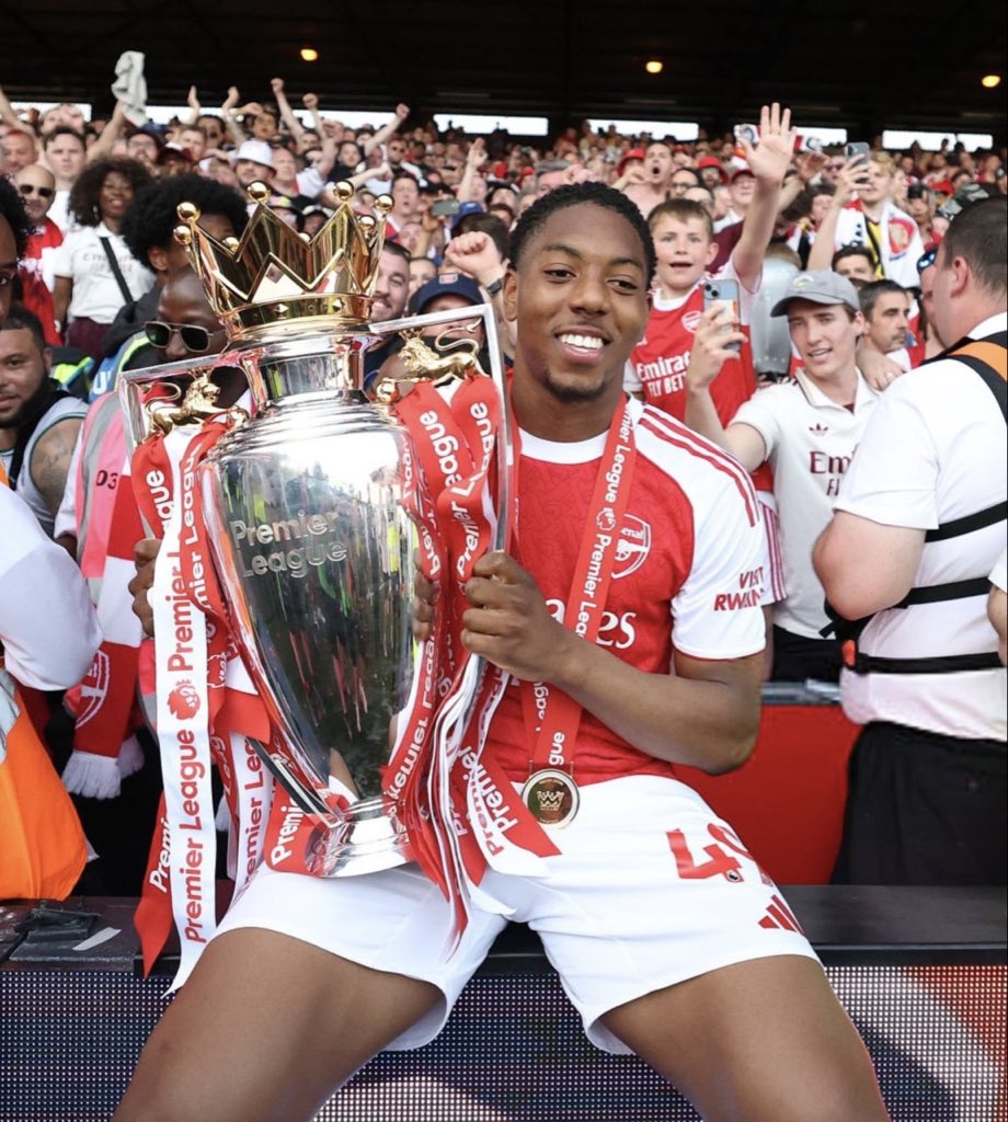 OTPipers's tweet photo. 🚨(🔴) 𝐉𝐔𝐒𝐓 𝐈𝐍: Manchester United have reached a verbal agreement with MYLES LEWIS-SKELLY over a summer transfer.

[@LaurenWhitwell] https://t.co/l4AoaG9hY6