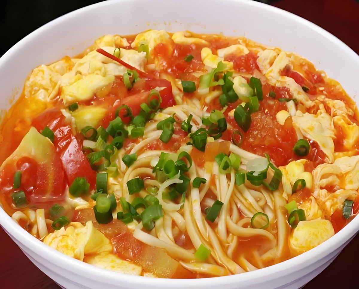 stephanie89fc8's tweet photo. Cozy rainy day = warm homemade tomato and egg noodles  So comforting after a long walk!， https://t.co/vmvzR2EUYM