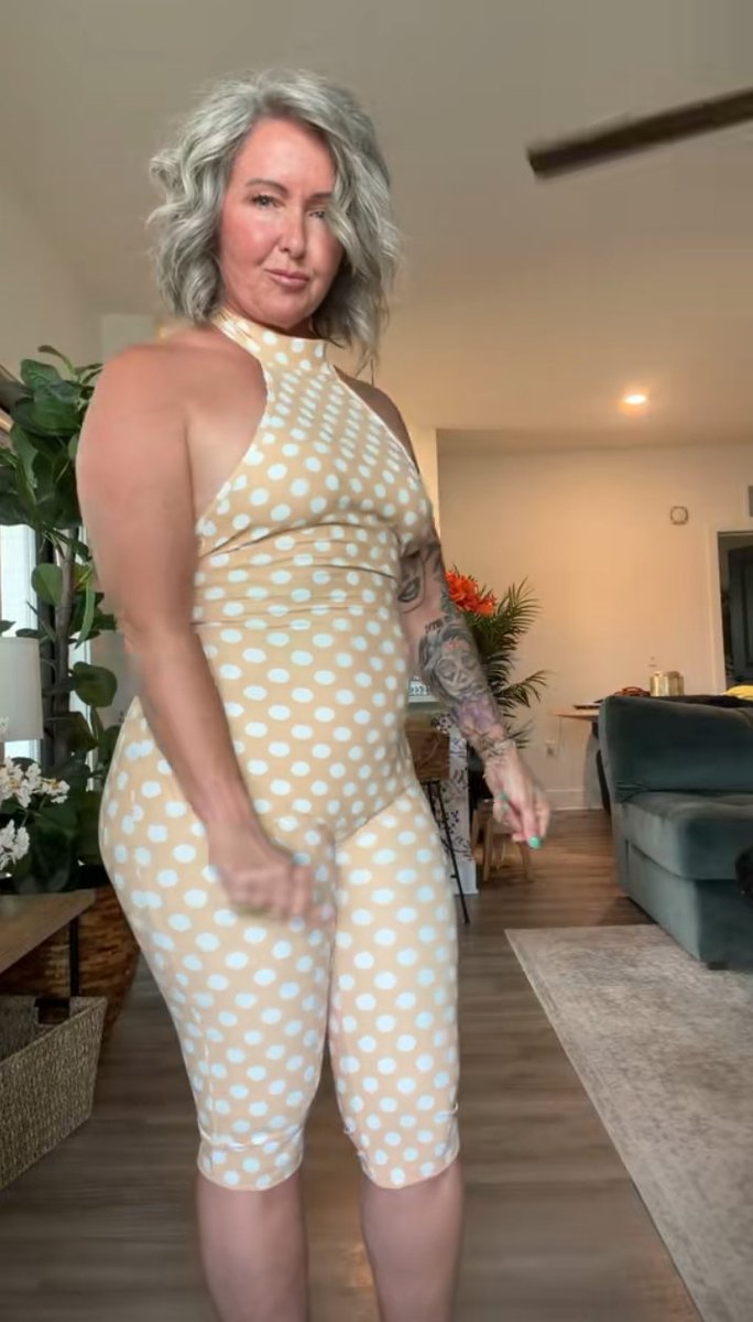 jennunscripted1's tweet photo. Wake up with the mindset that something amazing could happen today. Life changes fast when your heart stays open to what’s next⚡

And poker dot dresses looks good on me https://t.co/HUBg3J2DMd