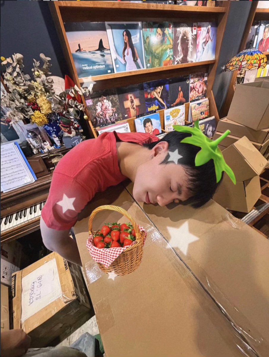 zuiecnladlsbmn's tweet photo. để bưng post thờ rét sang cả bên này ồn dần =)))) nay là em Bi áo đỏ chứng tỏ quả dâu xinh iu 😚🍓
#UPRIZE #UPRIZE_LAVM #SYE https://t.co/BrbAQ6sXHJ