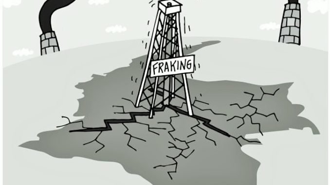 RuraliaUrbana's tweet photo. La sombra del fracking revive en el Magdalena Medio !!
Crónica de una batalla en estrados judiciales y la amenaza latente sobre el patrimonio de la Nación.

Bajo las aguas subterráneas y los ecosistemas estratégicos del Magdalena Medio se libra una guerra silenciosa de expediente en expediente. Mientras las comunidades ribereñas temen por el agua que beben y la sostenibilidad de sus territorios, en los despachos judiciales de Santander se mueven los hilos para decidir el futuro energético, ambiental y financiero del país.

El más reciente capítulo de este drama institucional se escribe en el despacho del magistrado Iván Fernando Prada Macías, en el Tribunal Administrativo de Santander. Allí reposa una demanda categórica fechada el 14 de julio de 2026. Se trata de la Acción Popular 68001233300020260050000, interpuesta por la Fundación Little Guardians, bajo la representación de Luis Guillermo Pérez Pérez.
https://t.co/jHkC5ibT8K
(Documentos de soporte de la demanda)

Esta acción busca frenar en seco la reactivación, ejecución y financiamiento de los polémicos Proyectos Piloto de Investigación Integral (PPII) Kalé y Platero, visibilizándolos no solo como un ecocidio latente, sino como una amenaza directa al erario. 

Sin embargo, tras las carpetas judiciales se esconde una encrucijada nacional: un pulso feroz entre la ambición extractivista de las altas esferas del poder corporativo y la resistencia ciudadana que apela a la ciencia, la jurisprudencia constitucional y la defensa irrestricta del territorio.

La bomba de tiempo política: 
Agosto de 2026 !!
La urgencia de esta batalla judicial no es fortuita, responde a un inminente cambio de rumbo político. El expediente revela una línea de tiempo alarmante: la posesión del nuevo gobierno que se autodenomina "Patria Milagro".

En plena campaña, @ABDELAESPRIELLA anunció su intención de expedir decretos desde el 8 de agosto para activar inmediatamente los pilotos de exploración no convencional, secundado por su Vicepresidente @jrestrp. La proximidad de esta fecha límite y la existencia del contrato Kalé - que permanece suspendido, pero no terminado definitivamente - reduce el tiempo para que la justicia impida que se generen costos hundidos irreversibles y se altere la línea base ambiental de los territorios.  

El laberinto legal... Justicia ambiental o entramado corporativo ??
El 17 de julio de 2026, el auto admisorio de la demanda encendió las alarmas en el sector petrolero. El Tribunal concedió el amparo de pobreza a la Fundación Little Guardians, reconociendo la asimetría de poder: un colectivo ciudadano sin chequera corporativa enfrentándose a los gigantes del Estado y de la industria, entre ellos @ECOPETROL_SA, el @MinHacienda, el @MinEnergiaCo , la @ANHColombia, el @MinAmbienteCo, @DNP_Colombia y @UPMEOficial.

Pero el contraataque corporativo no se hizo esperar. Apenas doce días después, la Fundación para el Estado de Derecho (@FEDe_Colombia_), actuando en defensa de los intereses de la industria, irrumpió en el proceso mediante un recurso de reposición. Su estrategia apela a filigranas de procedimiento: alegan un pretendido "agotamiento de la jurisdicción", sosteniendo que el tribunal ya atiende otra demanda paralela promovida por sectores políticos afines al extractivismo que exigen la ejecución forzosa del fracking.

La guerra de tesis en el Tribunal es clara:

*Proceso 2026-00001 (Espinal): 
Pretende forzar la ejecución forzosa de Kalé y Platero.

*Proceso 2026-00500 (Guardians): Exige una evaluación integral, independiente y verificable antes de reactivar pilotos, aprobar CAPEX o celebrar contratos de fracturamiento hidráulico.  

FEDe.Colombia busca asfixiar el fondo del asunto catalogando el peligro ambiental de "especulativo" y agitando el fantasma del colapso económico...
(Continúa 🧵🧐🔎)
@RELE_CIDH
@cepal_onu
@judicaturacsj
@consejodeestado
@PGN_COL
@CGR_Colombia
@CLIP_AmericaLat
@DefensoriaCol
@FiscaliaCol