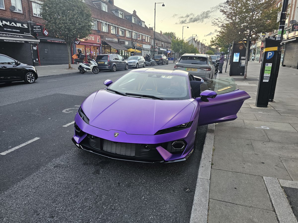 gurtmilner1's tweet photo. Much better in the flesh, the owner was an absolute gentleman. Gave me his time and is really passionate about cars. https://t.co/F7sWZWjADK