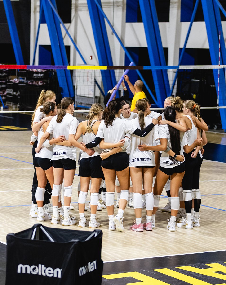 LBSUWVB's tweet photo. August hits different.  We are SO back 💪🏐

 #GoBeach | #LongBeachBuilt https://t.co/RoAypjWE3N