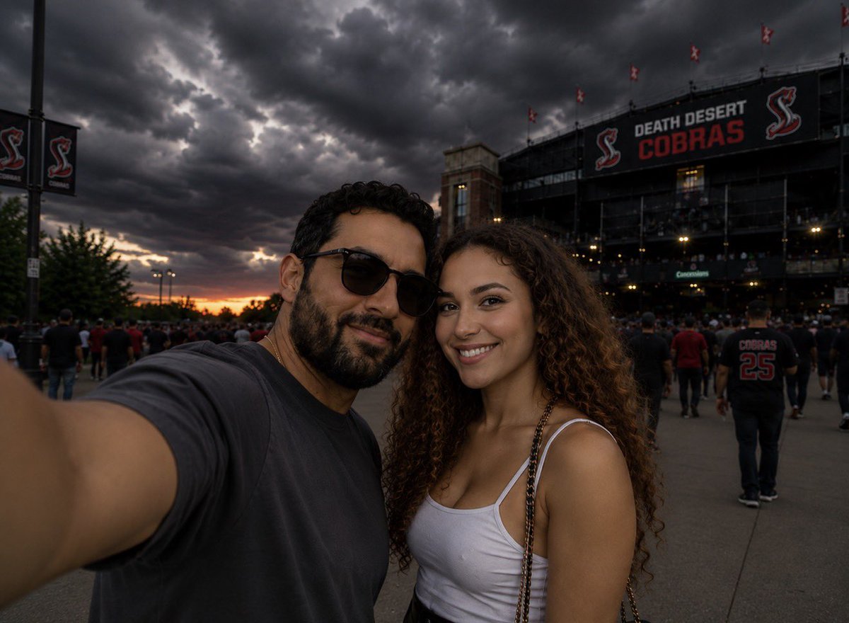 SGLFootball's tweet photo. Mike & Kylie have made it to Cobra Stadium, and so has the RAIN! ☔️
They’ll be LIVE tweeting all game with scores, big plays, weather updates & more from Domland.
Make sure you LIKE & FOLLOW so you don’t miss a thing!
#SGL #DFL #GameDay https://t.co/ROw7igga4G