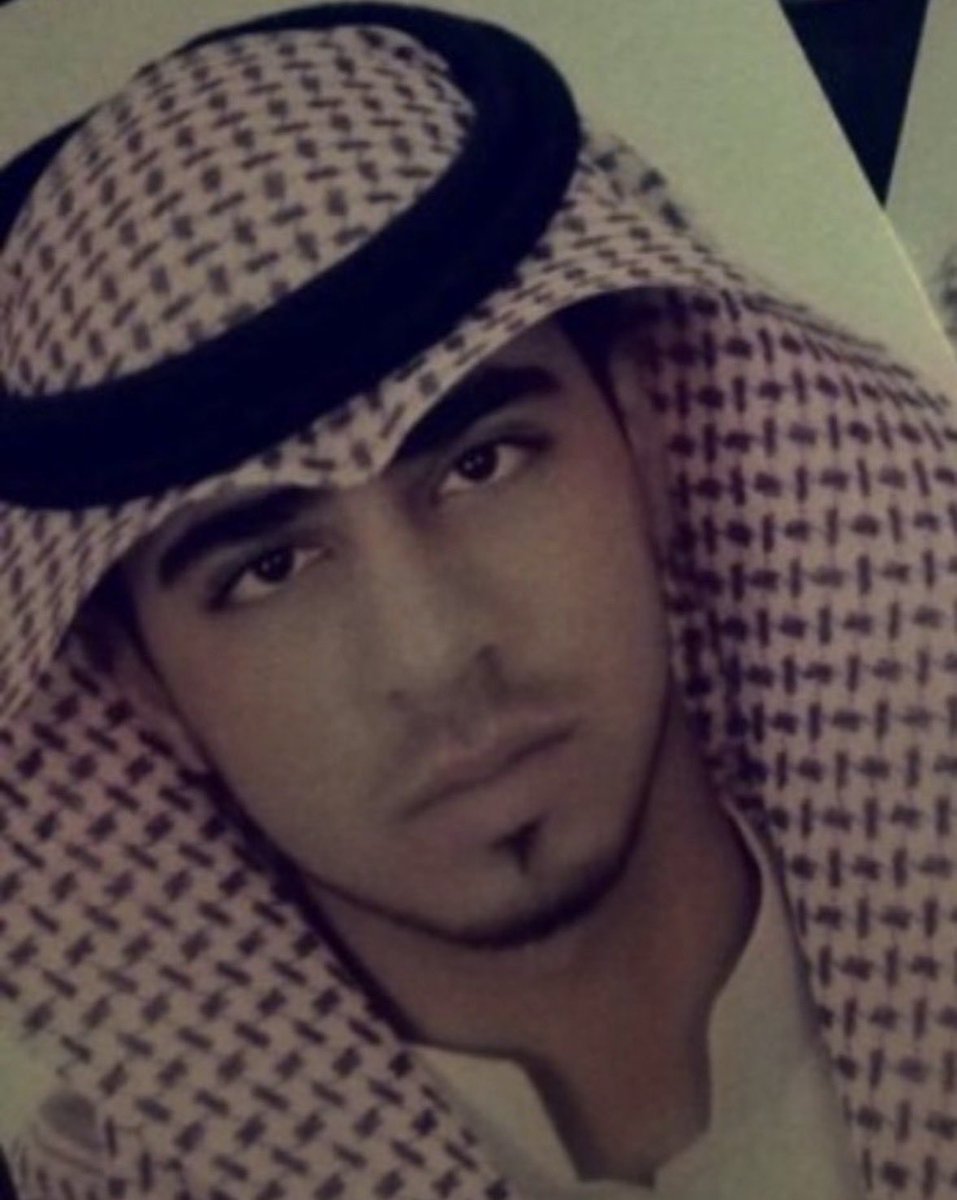 majedah_1's tweet photo. ﴿فَرَوْحٌ وَرَيْحَانٌ وَجَنَّةُ نَعِيمٍ﴾
أرحم يالله قلباً لو فنت الدنيا ما أتت بمثله،
أرحم يالله شخصاً لا يُذكر أسمه إلا بالخير،
أرحم يالله وجهاً بشوشاً سمحاً،
أرحم يالله روحاً طاهره نقيّه،
أرحم يالله ملامح لا تغيب عن البال،
رحمك الله يا حمدان وجميع موتى المسلمين 💔 https://t.co/a8qEgqEi9a