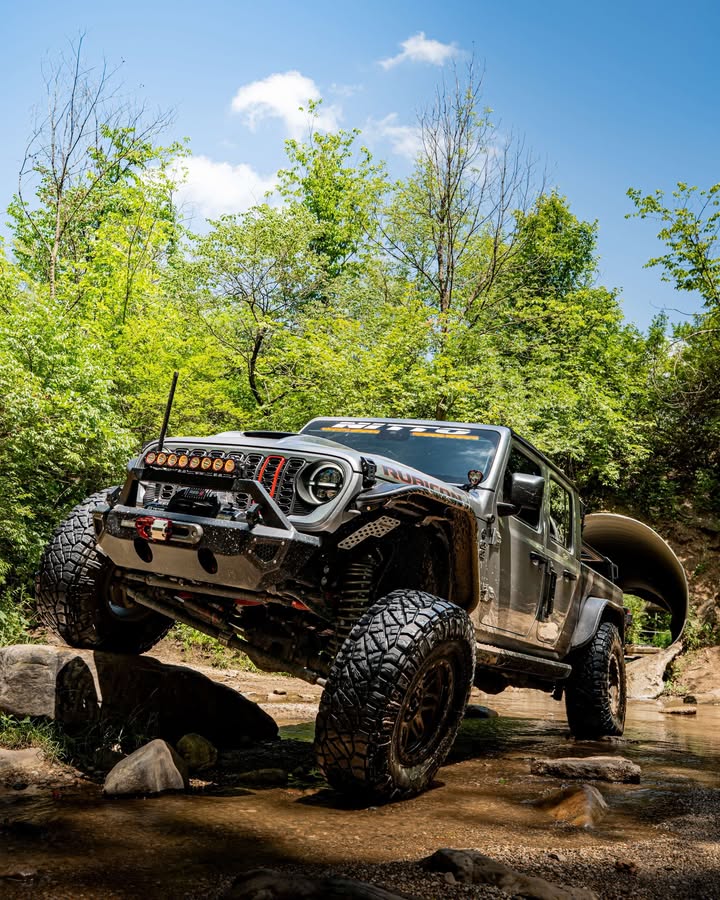 Quadratec's tweet photo. Wheeling Wednesday with @Lone.Rubicon 
#Quadratec #jeepnation #Jeeplife #wheelingwednesday https://t.co/kHRDbviN49