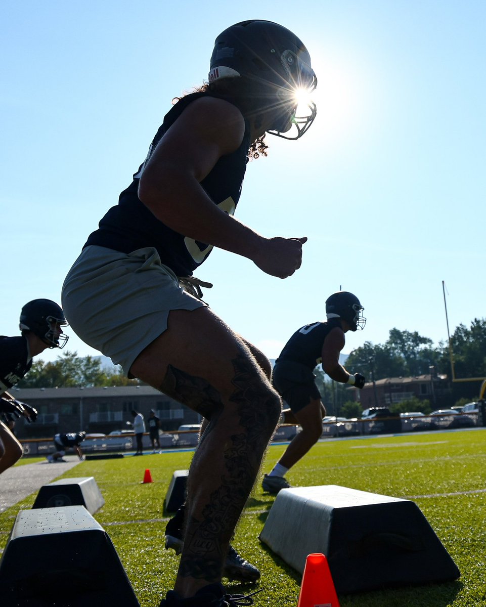 MinesFootball's tweet photo. Practice 1 ☑️

#HelluvaEngineer⚒ https://t.co/yp3HIcnuCB