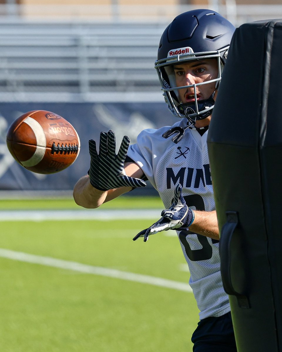 MinesFootball's tweet photo. Practice 1 ☑️

#HelluvaEngineer⚒ https://t.co/yp3HIcnuCB