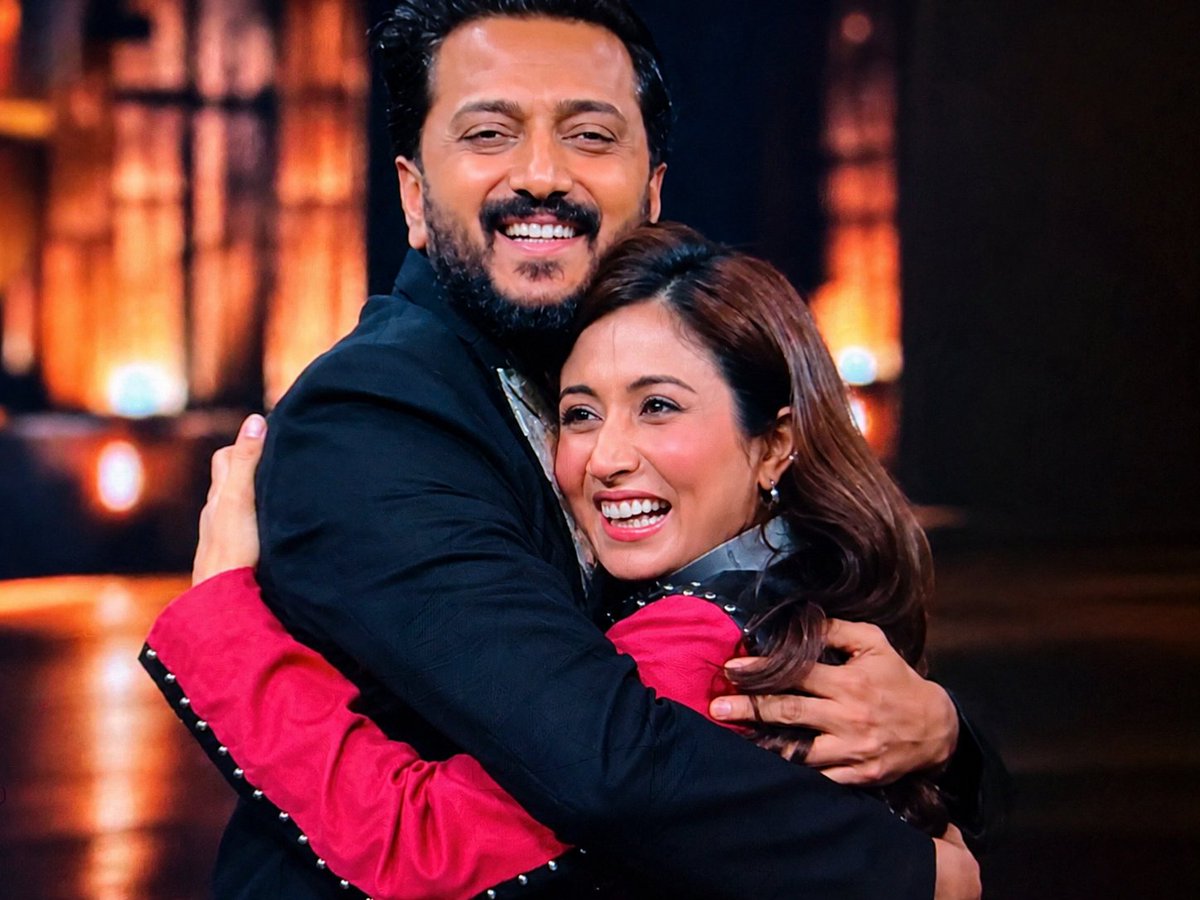 digital_newshub's tweet photo. I'm damn sure Riteish voted for Shreya. He looked so happy! 👀❤️

#LockUpp2 #LockUpp #ShreyaKalra https://t.co/MkYDCJuGPJ