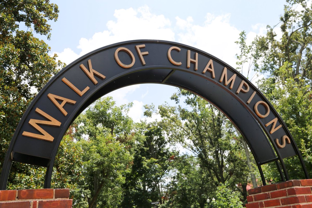 OleMiss's tweet photo. The most beautiful campus on 🌎

#HottyToddy https://t.co/qPZKhZwi1E