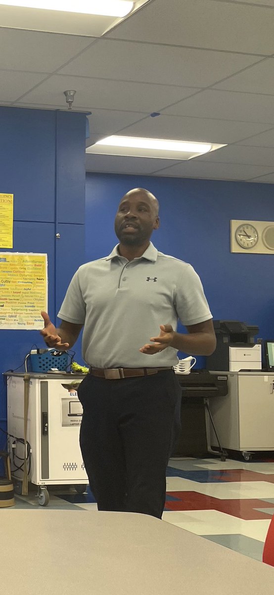 amschangeagents's tweet photo. 🚀 ALL SYSTEMS GO! Today our staff gathered for a Principal Ease-In with our new school leader. It was a great opportunity to ask questions, gain insight, and prepare for a successful launch into the 2026-2027 school year. Excited for what’s ahead! ⭐📚 #AllSystemsGo https://t.co/N694Z5tKB2