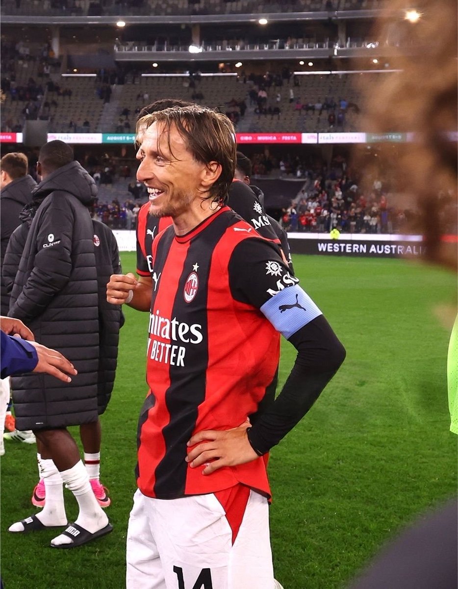 MilanTMN's tweet photo. Modric Capitano se siente como algo correcto https://t.co/uvWnJEOeW1
