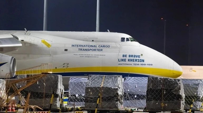 jurgen_nauditt's tweet photo. A drone carrying a detonator was found near a Ukrainian An-124 cargo aircraft at Leipzig Airport in Germany.

German police deployed bomb disposal experts and announced plans to neutralize the UAV in a controlled operation. According to Bild, a remote-controlled bomb disposal robot was used. It remains unclear whether the drone was detonated.

Police have not ruled out the possibility of sabotage and are searching for the drone's operator.
United24

Russia?
Of course it was Russia.