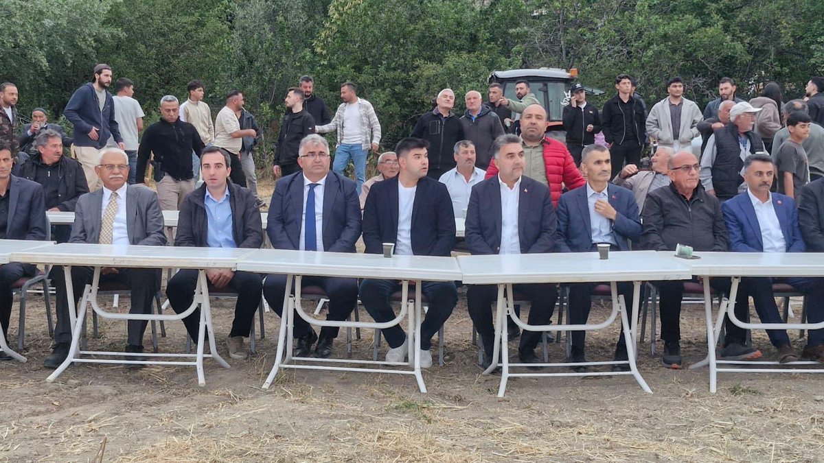 Hibrahimkursun's tweet photo. Eskiköy Derneğimiz tarafından düzenlenen festival programına katılım sağladık.

Hemşehrilerimizle bir araya gelmenin mutluluğunu yaşadığımız bu güzel organizasyonda, başta Dernek Başkanımız Hayati Kurşun olmak üzere yönetimine ve emeği geçen herkese teşekkür ediyorum.

Birliğimizin, beraberliğimizin ve muhabbetimizin daim olmasını diliyor; nice güzel buluşmalarda bir araya gelmeyi temenni ediyorum.