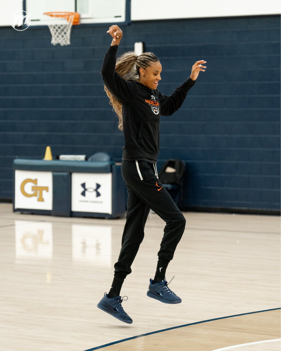 PhoenixMercury's tweet photo. Morning reps in the A.

Sounds of practice | @MountainAmerica https://t.co/m2ipQmxNhJ