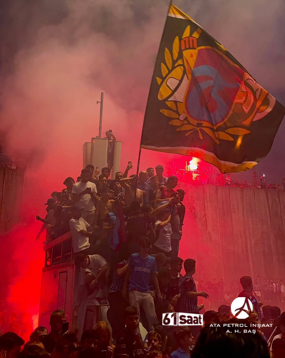 61saat's tweet photo. GECENİN FOTOĞRAFI 🔥 https://t.co/RQR0UOX6GI