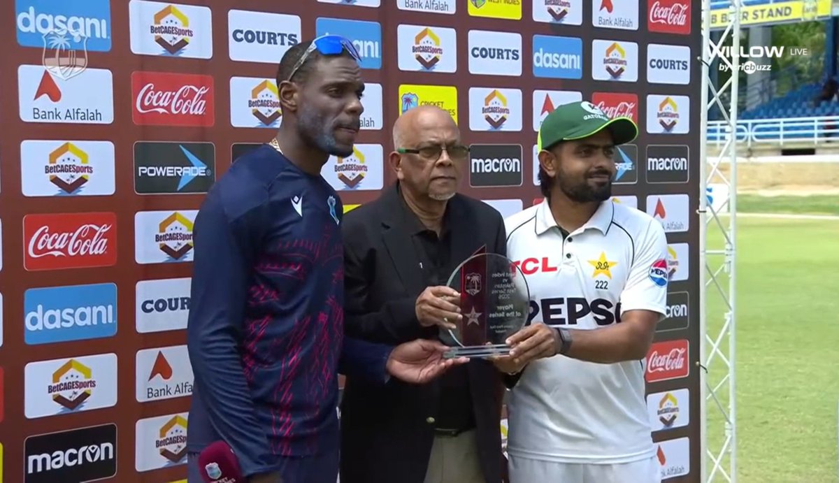 dubai_152's tweet photo. Most Man of the Series Awards 🥶
(for Pakistan)

10 - Imran Khan
10 - Babar Azam*
10 - Wasim Akram

#WIvPAK #BabarAzam https://t.co/0IfAFn8Seh