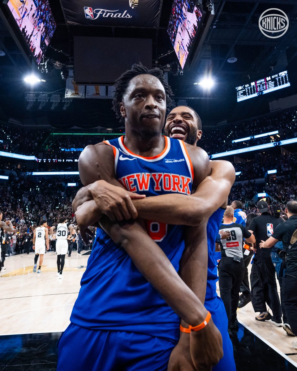 nyknicks's tweet photo. mentally we’re still here https://t.co/wk4A7Mt3DH